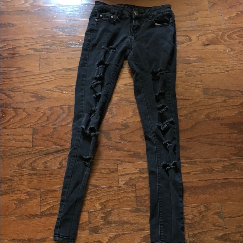 black ripped skinny jeans
